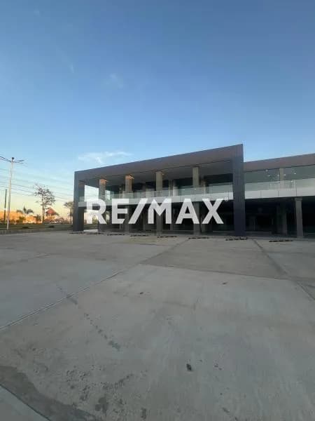 En Venta Local Comercial de 97 m2 en el Centro Comercial Pelayo Gourmet Park, Av. Alirio Ugarte Pelayo, Maturin
