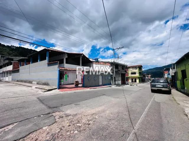 Se vende Casa doble propósito Ubicada en la Avenida Cristobal Mendoza, Cordero