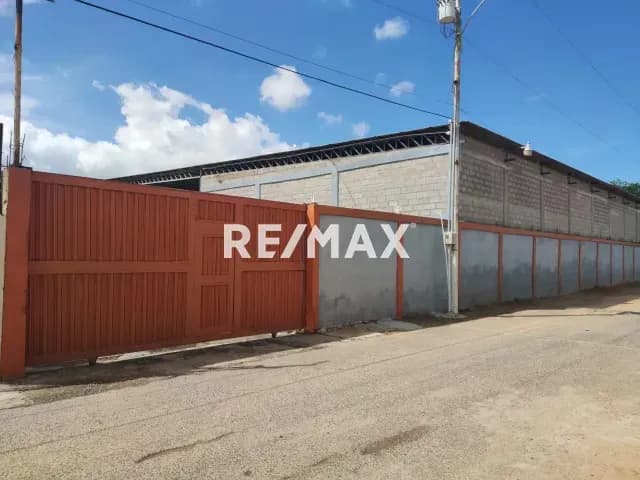 Se Alquila Galpon Comercial en Sector Peru
