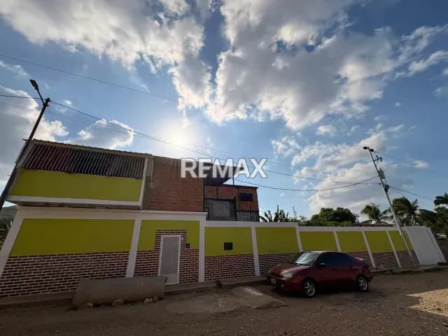 Casa con Piscina en el Jaguey