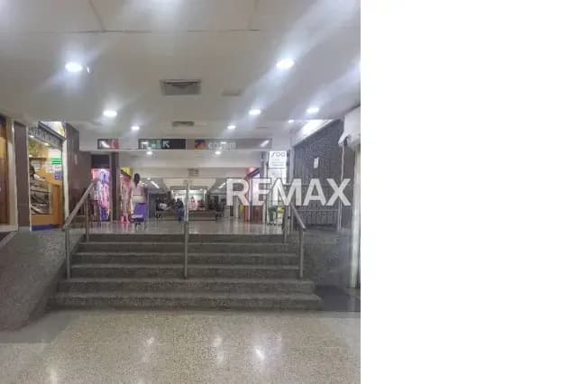 ALQUILER DE LOCAL EN CC CORAZON DE CARACAS