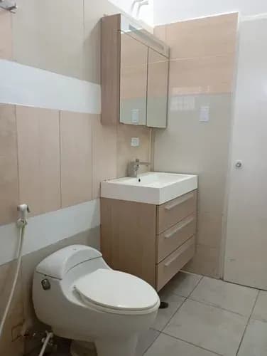 *casa Residencial / Comercial* Urb - Ciudad Alianza , Guacara Primera Etapa - Calle Cerrada Consta De : 392mtr2 3 Habitaciones 2 Baños 4 Estacionamientos. An