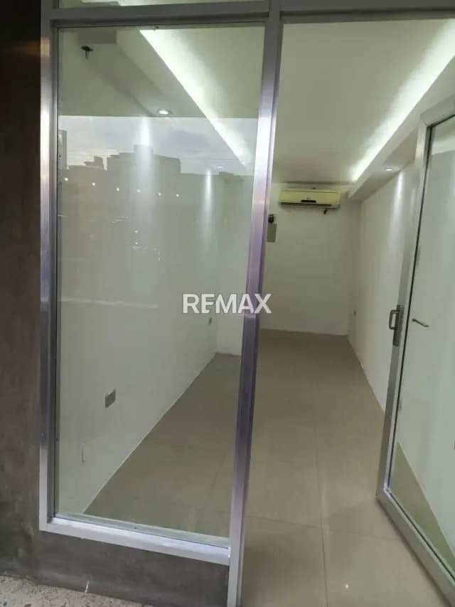 Local comercial planta alta Bella Vista Mcbo Vzla
