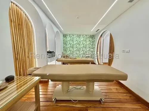 Descubre La Excelencia En Cada Rincón Con Esta Casa Comercial De Lujo En Prestigiosa Zona Comercial, Mls #26-20634