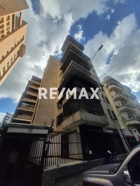 Apartamento en Sabana Grande en Alquiler Sin Muebles