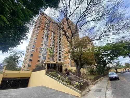 Bonito Y Espacioso Ph Dúplex En La Urb. Valle Abajo. Ven A Conocerlo, Agenda Tu Visita