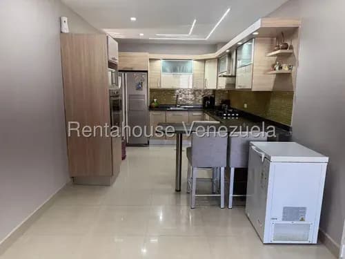 # 26-14093 Venta Exclusivo Apartamento Con Planta Eléctrica En Plena Avenida Pedro León Torres Barquisimeto, Lara Aa }