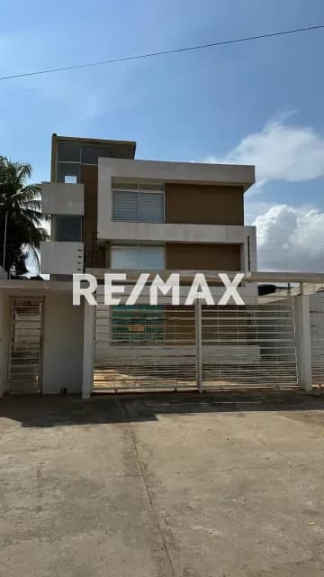 Apartamento en Residencias Esmeralda, LA COROMOTO.