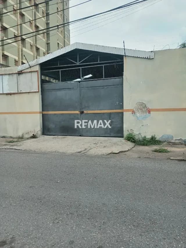 GALPON EN VENTA CALLE PAEZ SECTOR CENTRO