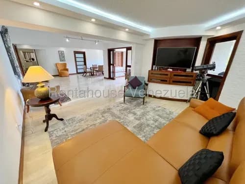 Apartamento En Venta La Lagunita, Vigilancia 24/7, Puestos De Visitantes, Terraza, Estupenda Vista. Mo 26-17450