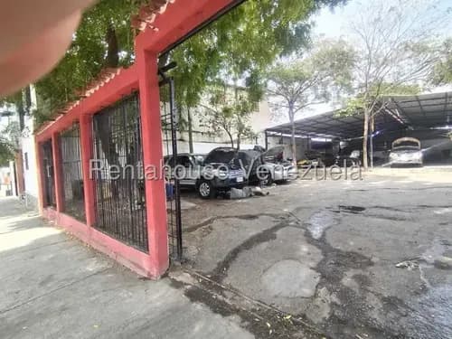 Extenso Terreno En Alquiler En Centro De Barquisimeto, Yolmar Mendoza, Ideal Para Taller, Galpón, Perfecto Para Desarrollar Actividades Automotrices.