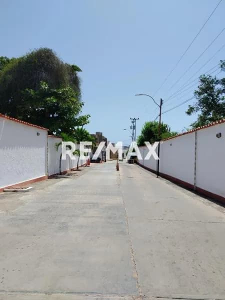 CASA EN OBRA BLANCA, URB. VISTAMAR, AGUA DE VACA, MUNICIPIO MANEIRO, ISLA DE MARGARITA