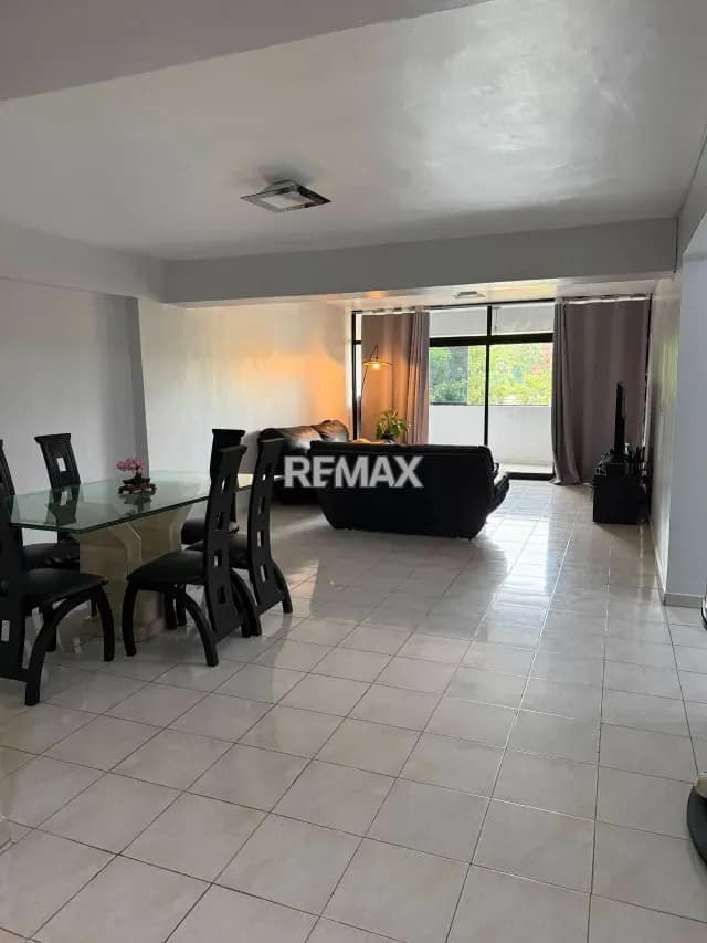 Apartamento de 135m2 con Planta Electrica total en el Parral