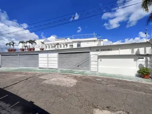 Venta De Espectacular Casa Hermosa Vista 5 Niveles Calle Privada En Lomas Del Club Hìpico Urb. Charallavito