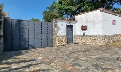 Casa Ubicada En Guataparo Valencia Carabobo En Venta 24-15831