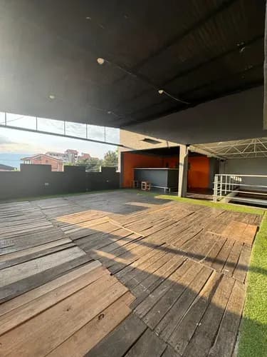 Alquiler De Terraza Comercial C.c. Casa Los Mangos (a Media Cuadra De La Plaza Los Mangos).