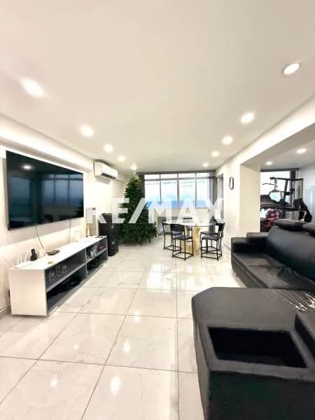 Se vende apartamento en residencias Torre marina playa grande