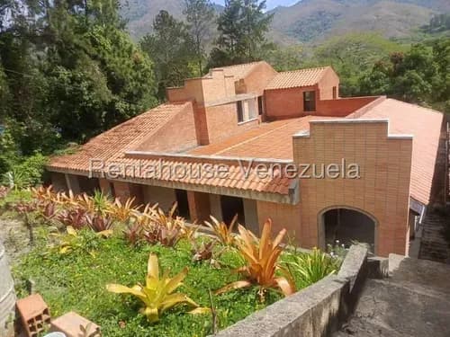 Jv Casa En Venta En Naguanagua, La Entrada En Un Espectacular Terreno De 1.308 Mts2. 26-18981 May25