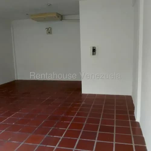 Alquiler Local Comercial En Planta Baja En Cc Libertador Centro Cabudare,lara # 26-20078 Gm