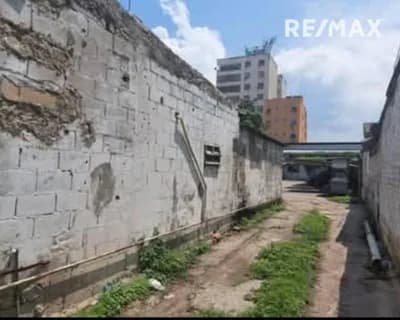 Terreno en venta en Calle Girardot, Centro, Puerto La Cruz, Anzoátegui, 6023, VEN - $120k