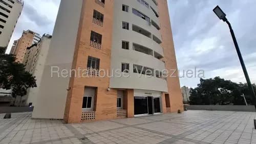 Jv Alquila Apartamento Ubicado En Valencia, El Parral, Consta De 110mts2., 3 Habitaciones Con Closets Semi Amoblados Y 2 Baños Completos. Cocina Y Lavanderia Equipada. 26-12430 Abr28