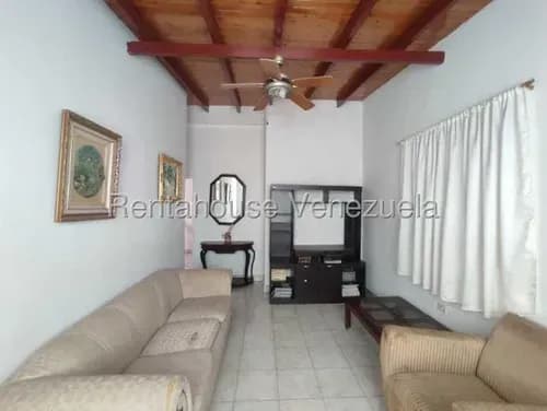 Daniela Linarez Alquila Bella Y Amplia Casa Amoblada Con 4 Habitaciones, 3 Baños, Cocina Equipada, Patio, Vigilancia Privada, Terreno Adicional, Los Bucares Cabudare