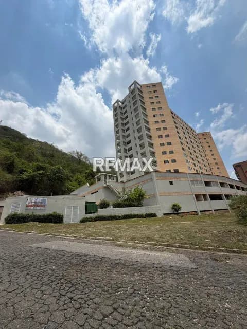 Venta de Apartamento en Obra Blanca en Resd. Buena Vista Suites en Trigaleña Alta