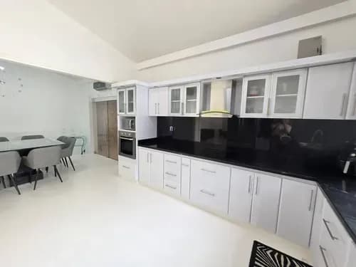 Casa En Alquiler Urb.el Trigal Venezuela 400 Mts2. F. R