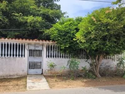 VENTA DE CASA SABANA DE GUACUCO EN ISLA DE MARGARITA
