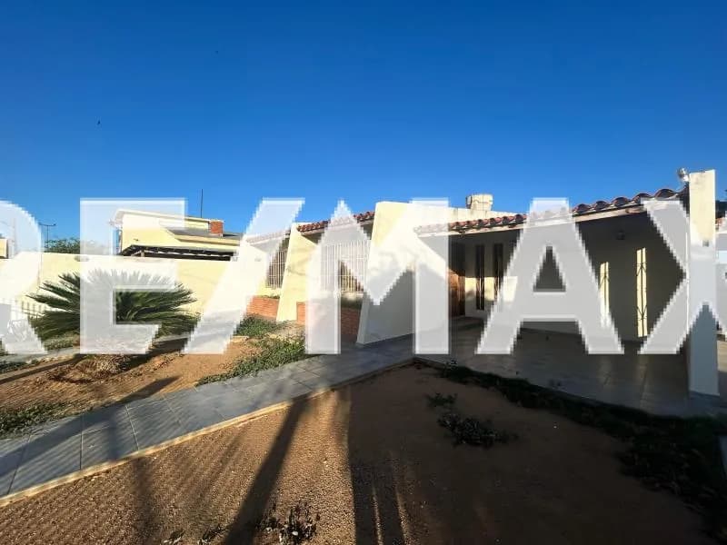 Amplia Quinta en alquiler. Urbanización Manaure