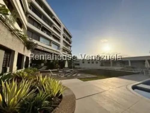 #26-15050 Espectacular Planta Baja Dúplex En Los Samanes