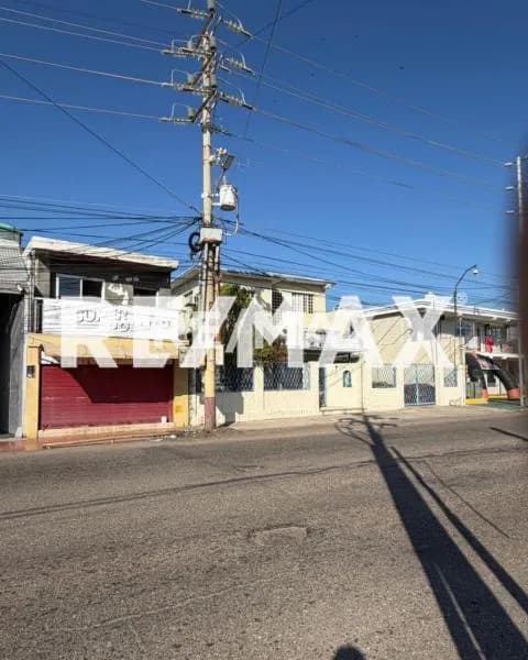 Local en en venta en Avenida Universidad, sector Círculo Militar