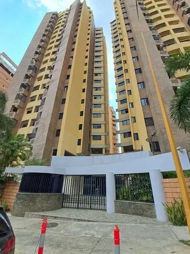 Alquiler De Apartamento En La Trigaleña Alta. Residencias Bahia Platinum. La
