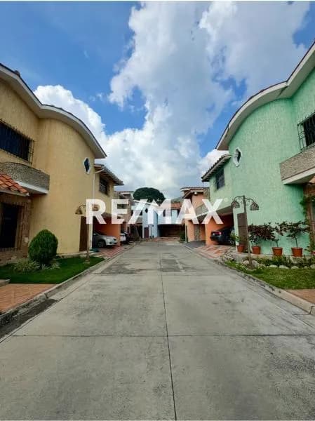 EN Venta. Townhouse en la Urb. Barrio Sucre