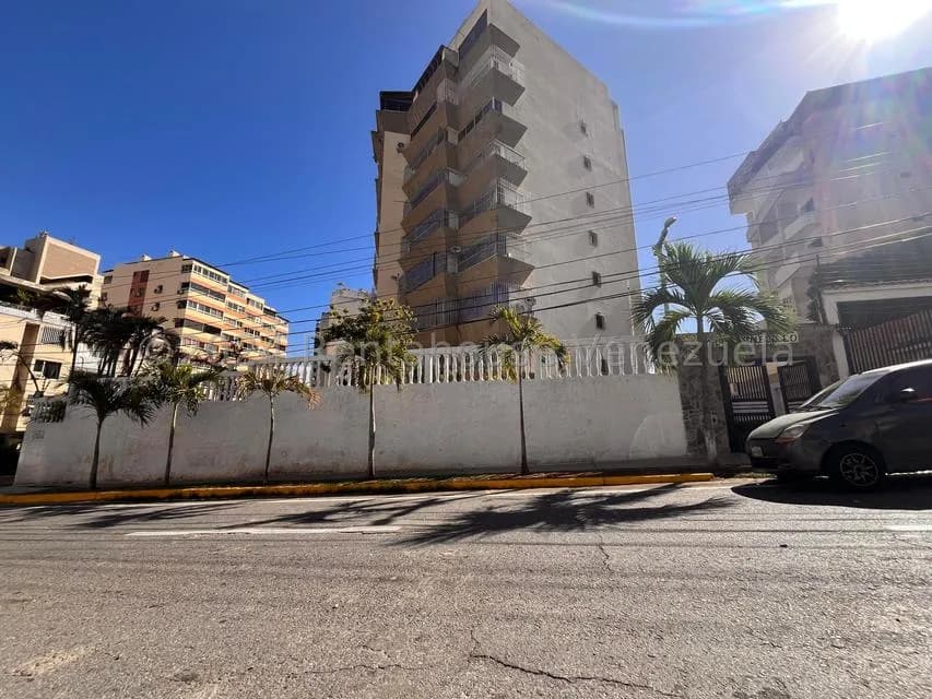 Apartamento (Duplex) en Venta en Playa Grande, Vargas