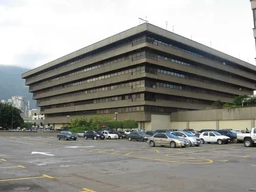 Ccct Local En Alquiler, 2 Plantas, Excelente Ubicación, Punto Con Mucho Tráfico De Personas. Alta Exposición, 500 Mts2, 250 Mts2 Por Planta