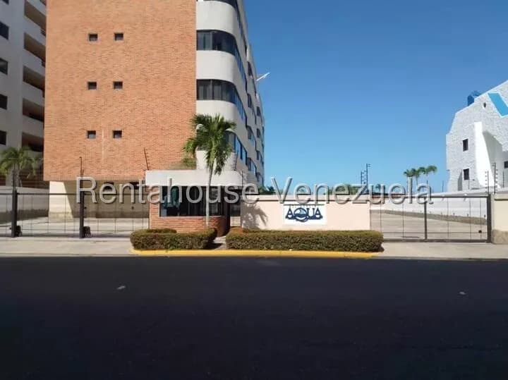 Apartamento (Planta Baja) en Venta en Puerto Encantado, Miranda