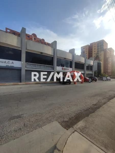Oficina Amoblada en Alquiler Ubicada en Nueva Segovia en el Centro Comercial Parral Plaza