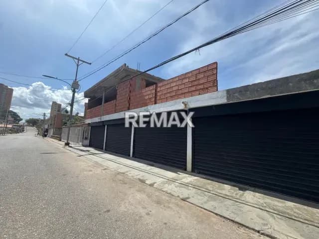 En venta punto comercial Mini Market la 85 más 5 locales comerciales