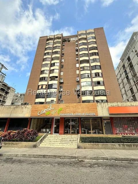Apartamento (1 Nivel) en Alquiler en Los Palos Grandes, Distrito Metropolitano