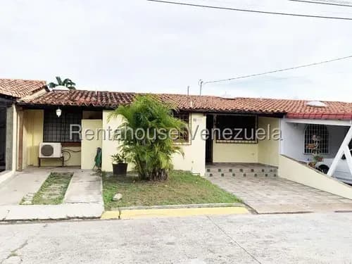 Ana Karina Molleja Alquila Bella Casa Amoblada, Ubicada En Zona Este, Barquisimeto Lara /akm