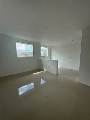 Penthouse En Obra Blanca, Ubicado En La Trigaleña Alta