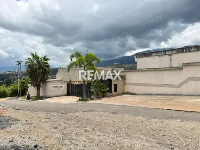 En venta 4 casas en Obra Gris en la Urbanización Cantarrana Suite(N° 30