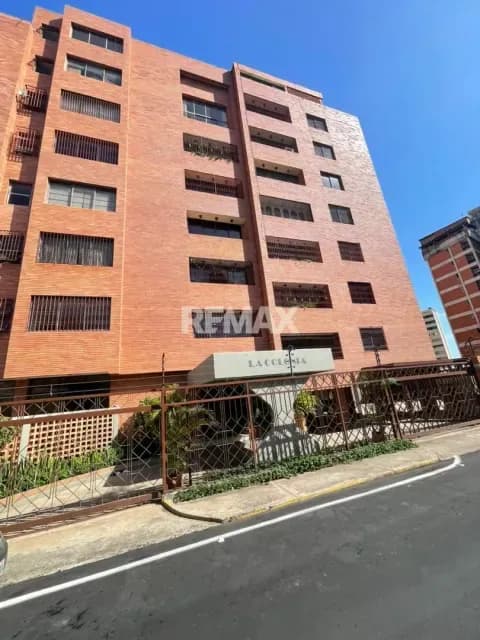 APARTAMENTO EN COLONIA SECTOR LA LAGO