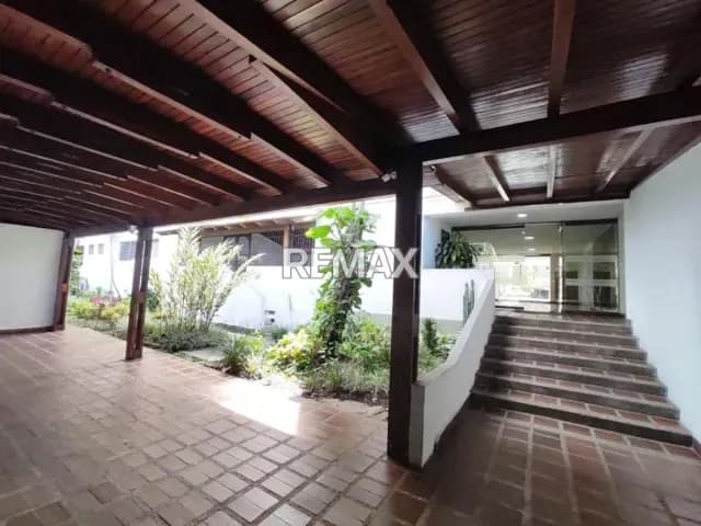 APARTAMENTO EN VENTA - URB. GUAICAY