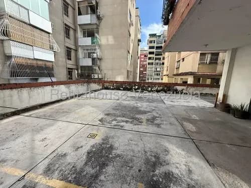 Apartamento En Alquiler En Los Palos Grandes #26-10225 Josmary Sanjuan