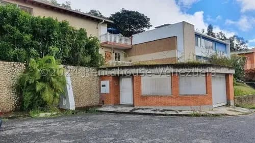 Tres Casas Totalmente Terminadas Con 2.250 Mts De Terreno Y 1290 En Construcción En Venta El Marques Mls #26-13339