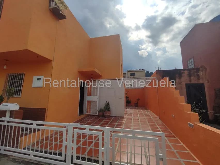 Townhouse (Duplex) en Venta en Barbula, Carabobo