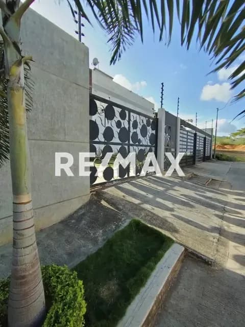 TH EN CONJ. CASA 8 EN LA ASUNCIÓN, MUNICIPIO ARISMENDI, ISLA DE MARGARITA