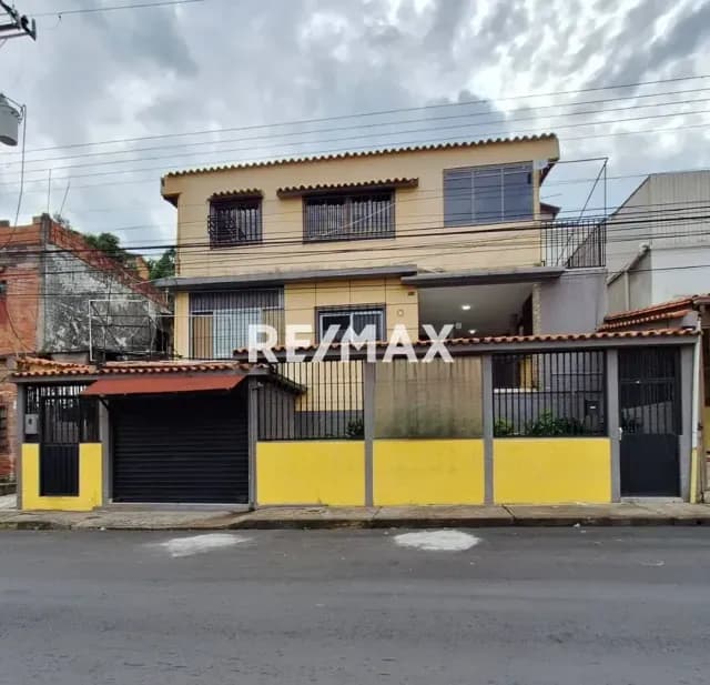 EN VENTA OFICINA O CONSULTORIO EN BARRIO OBRERO